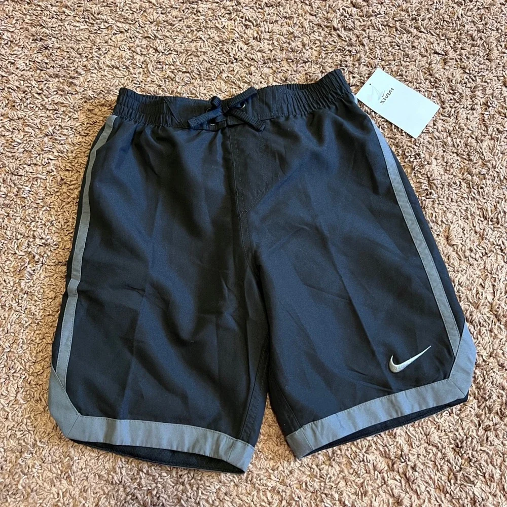 Nike Boys Swim Shorts Black Anthracite Board Trunks NESSE793-001 Size Large  NWT